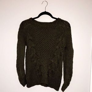 WARM AND STYLISH OLIVE GREEN SWEATER!